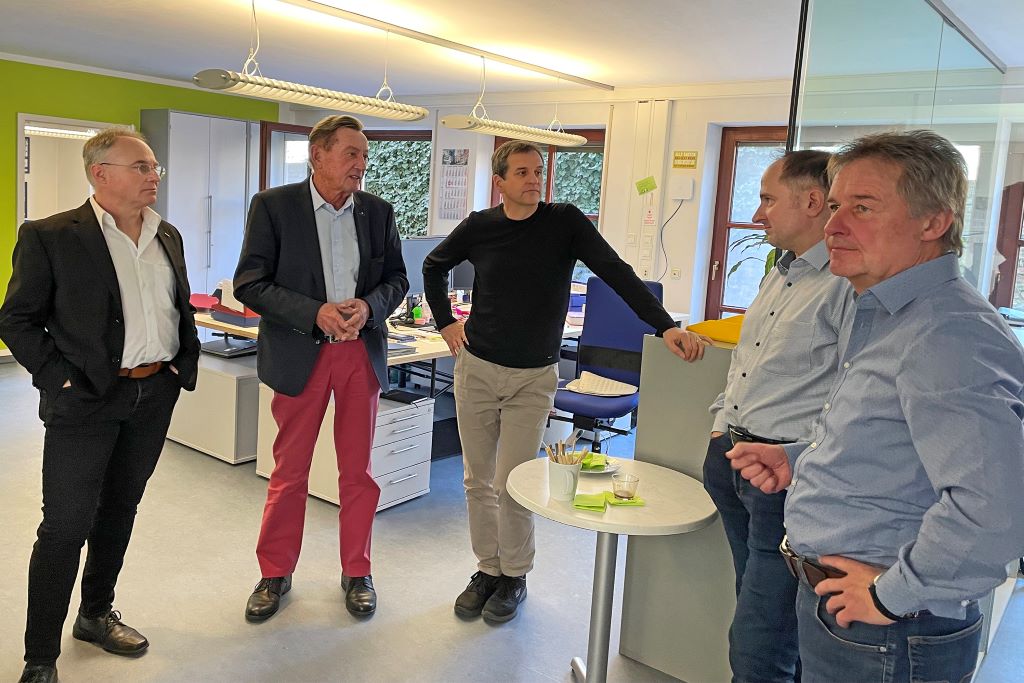 A-U-F-Wertingen