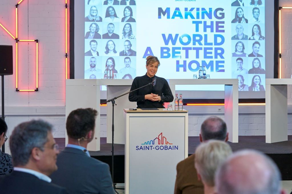 MonaNeubaur_SaintGobain